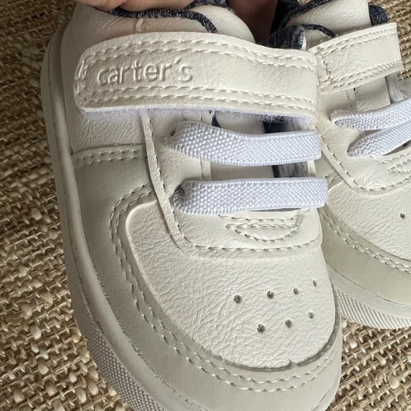 ⭐️Like-NEW!! Carter's White Baby Walker Shoes with Velcro⭐️ - Picture 7 of 7